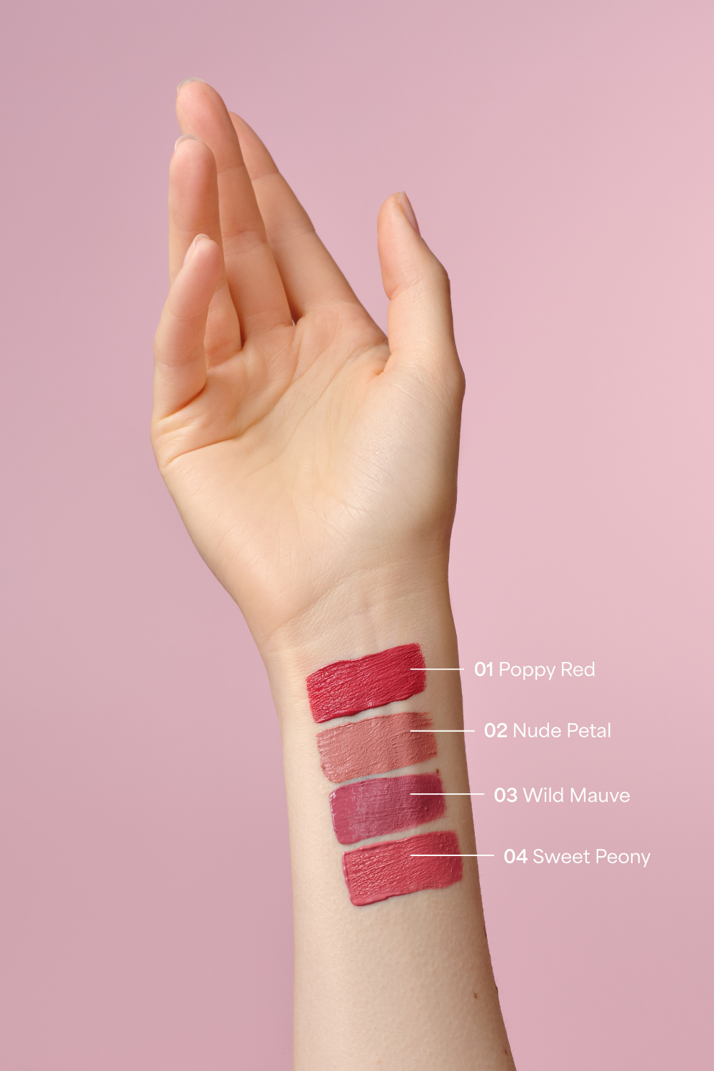 lavera Pure Satin Liquid Lipstick -Sweet Peony 04- in der Anwendung