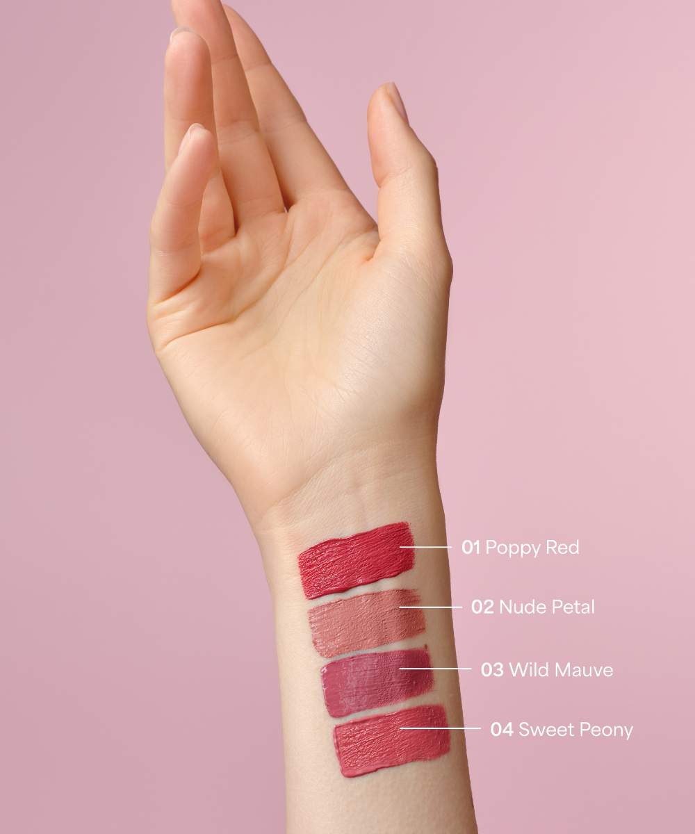lavera Pure Satin Liquid Lipstick -Sweet Peony 04- in der Anwendung