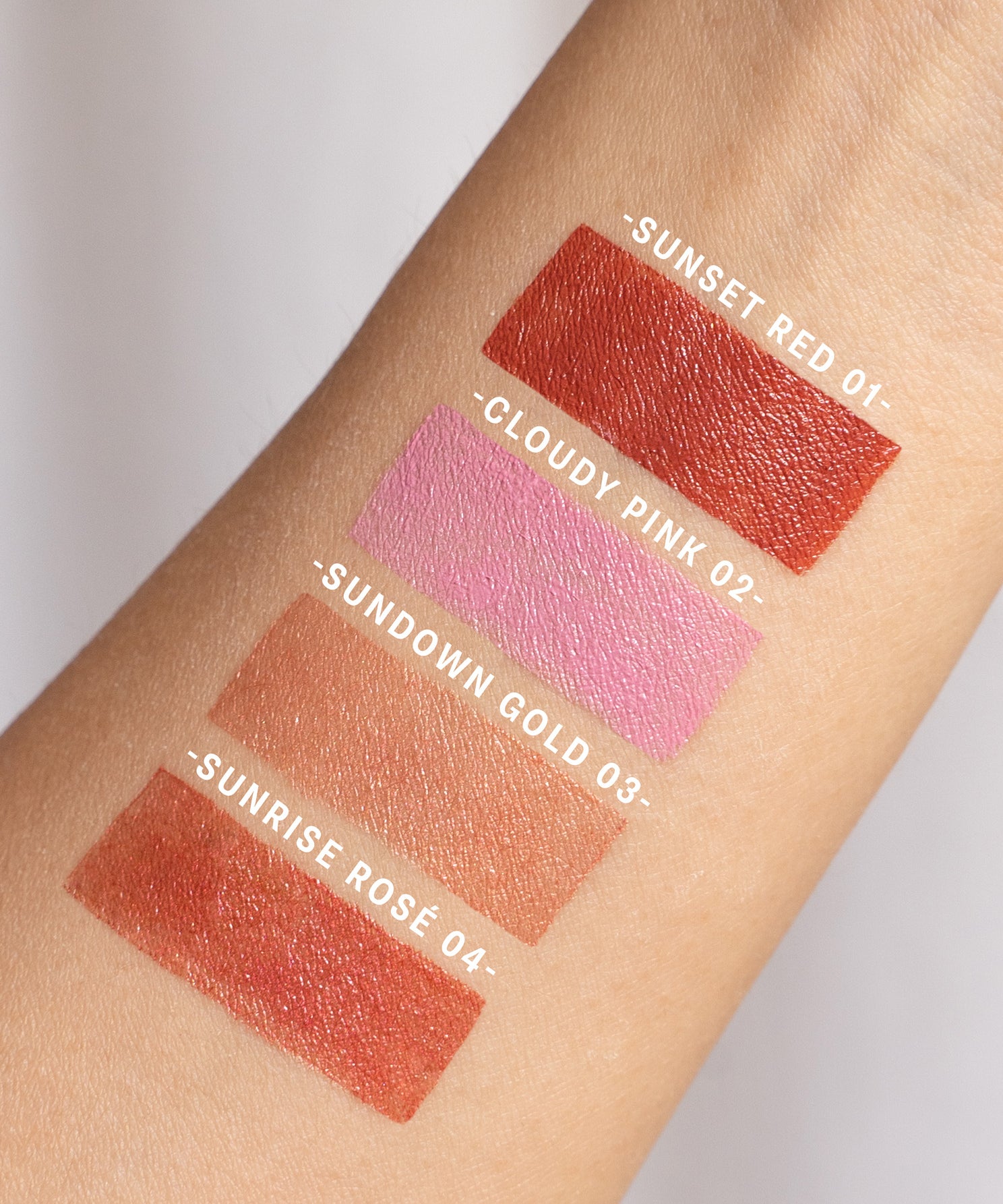 lavera Multi Balm -Sunrise Rosé 04- in der Anwendung